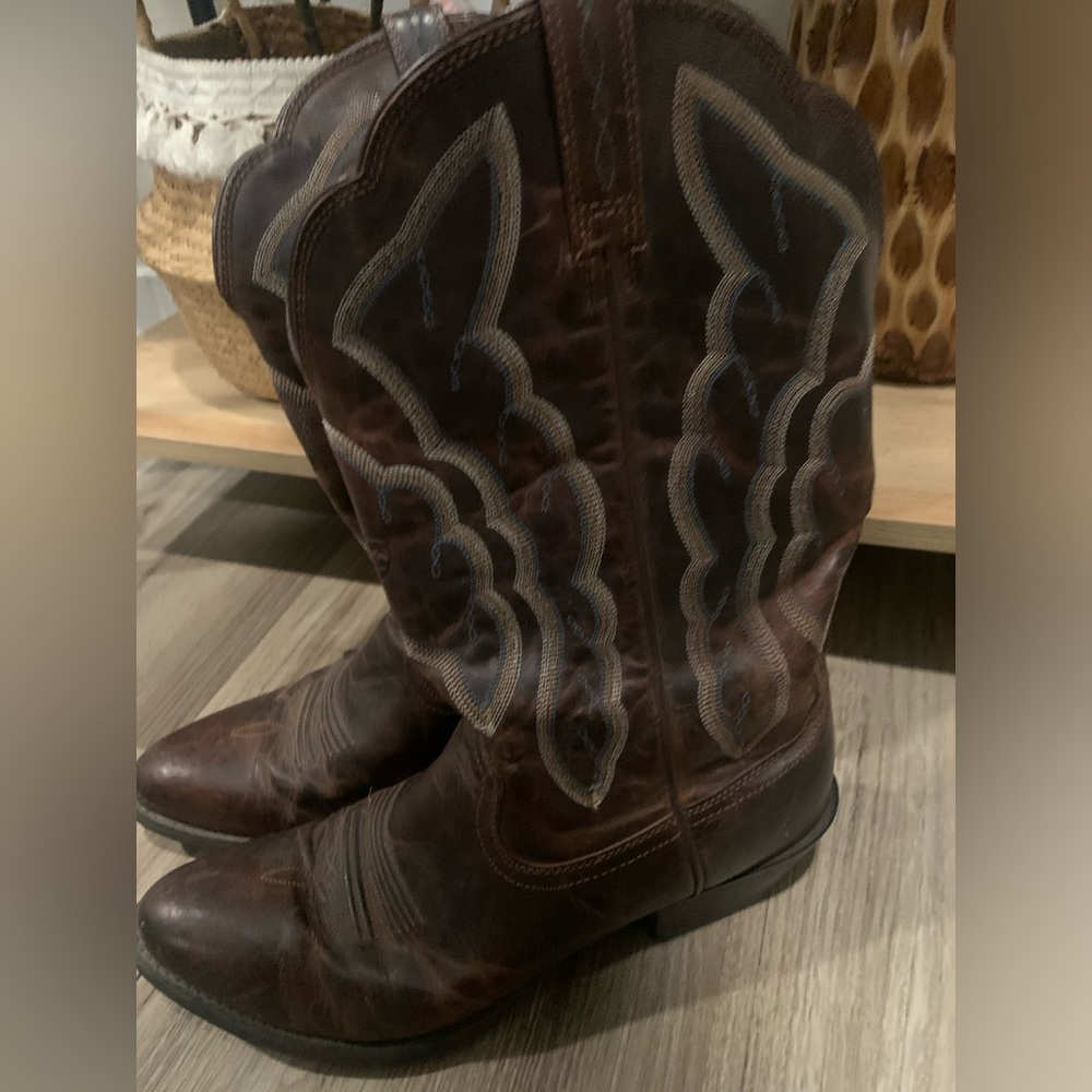 Ariat Women’s Cowgirl/Cowboy Boots- Heritage R Toe- 9.5B